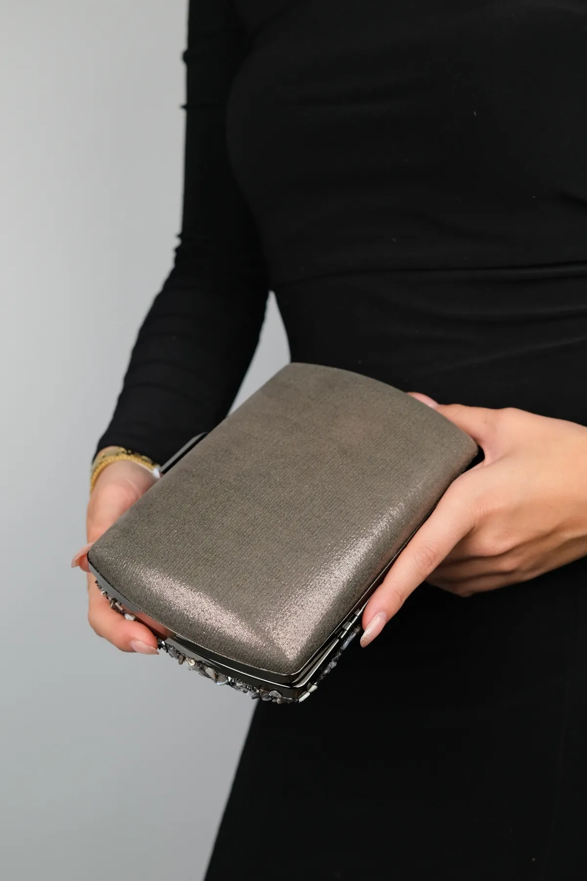 LuviShoes  SEUL Abendtasche für Damen in Platin mit Kieselsteinen