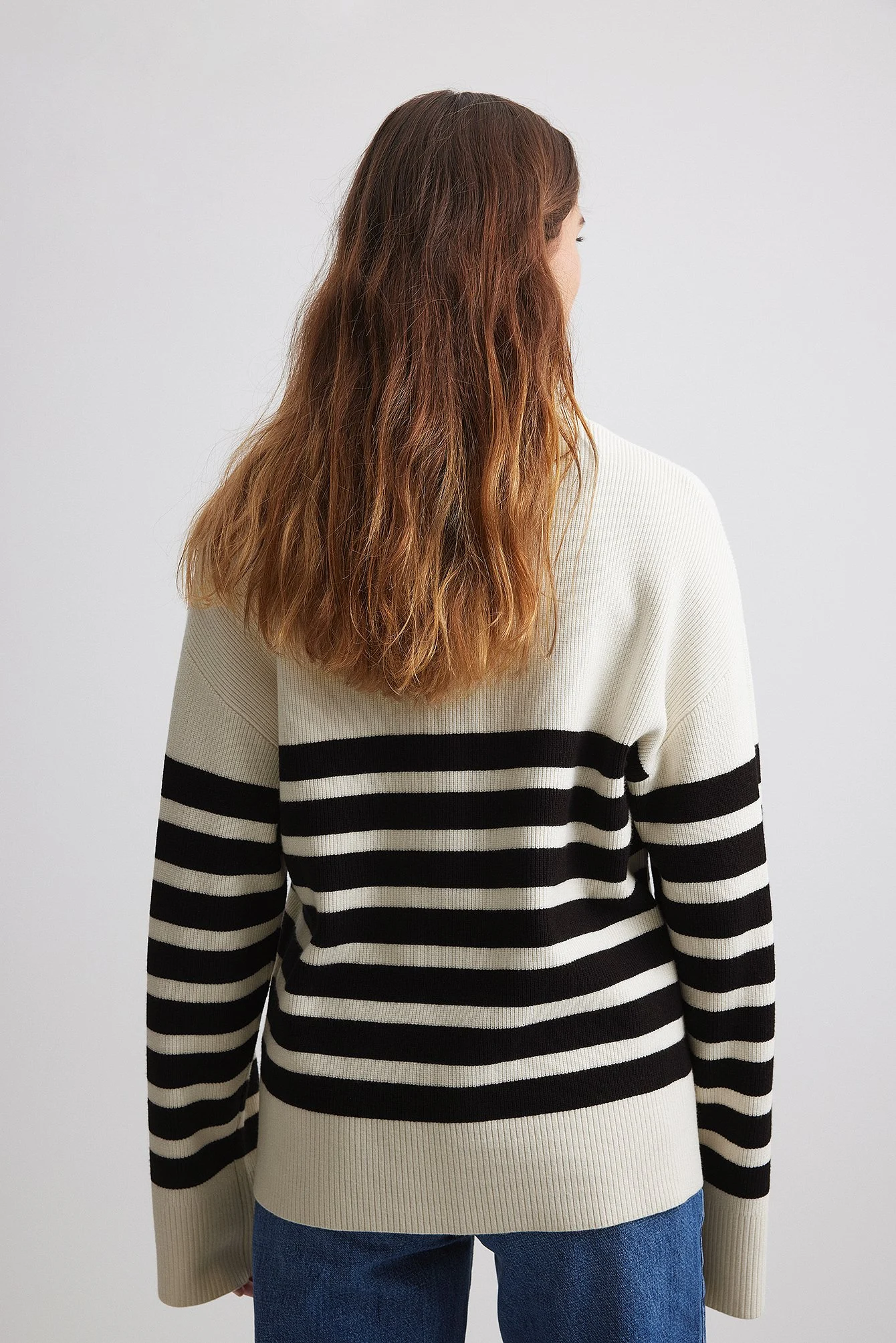 Gestreifter Pullover mit Rundhalsausschnitt