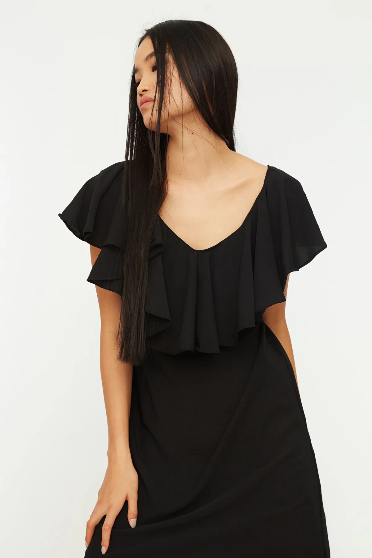 Trendyol Collection  Schwarzes gewebtes Kleid mit Gürtel TWOSS21EL0921