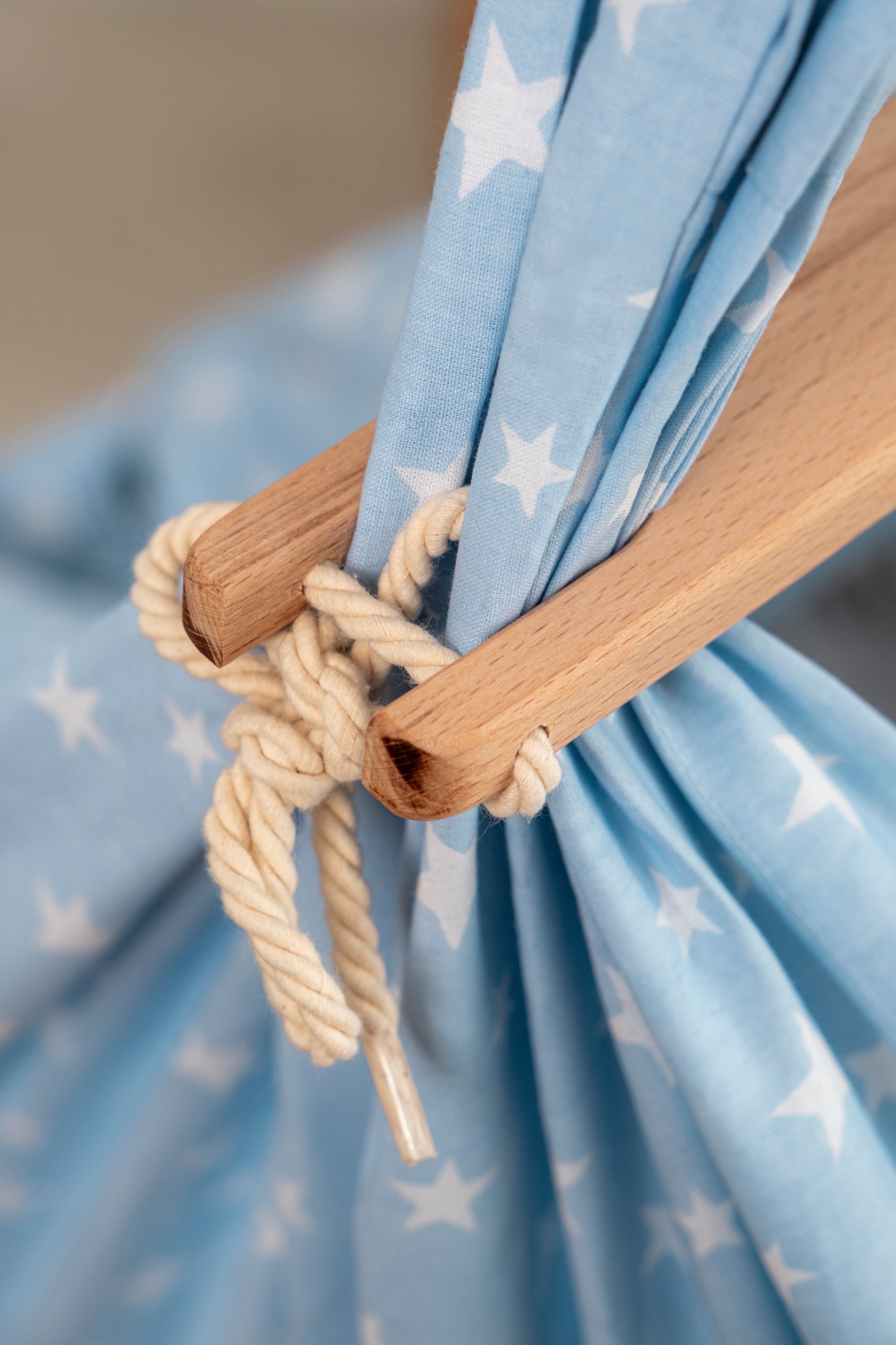 Teppich-Traum Federwippe Baby-Traum Federwiege für Neugeborene, waschbar, weiße Sterne blau