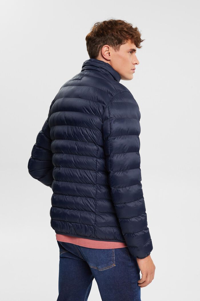 Steppjacke mit hohem Kragen