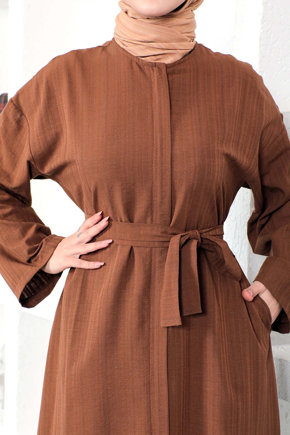 Tesettür Dünyası  Abaya mit Gürtel Tsd230203 Braun