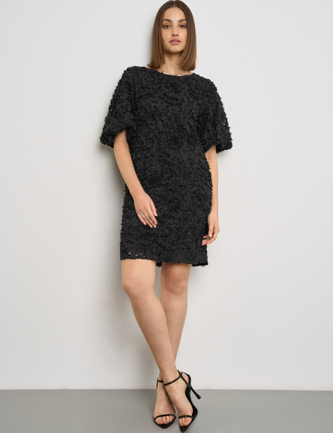 Spitzenkleid mit imposantem Blüten-Dekor