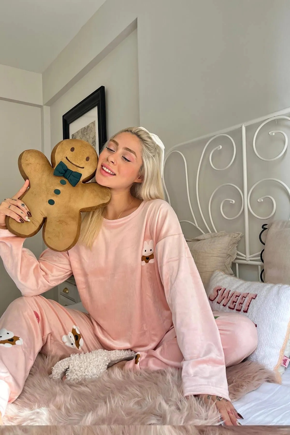 Pijamaevi  Exklusives Damen-Pyjama-Set aus Samt mit Powder Rabbit-Muster