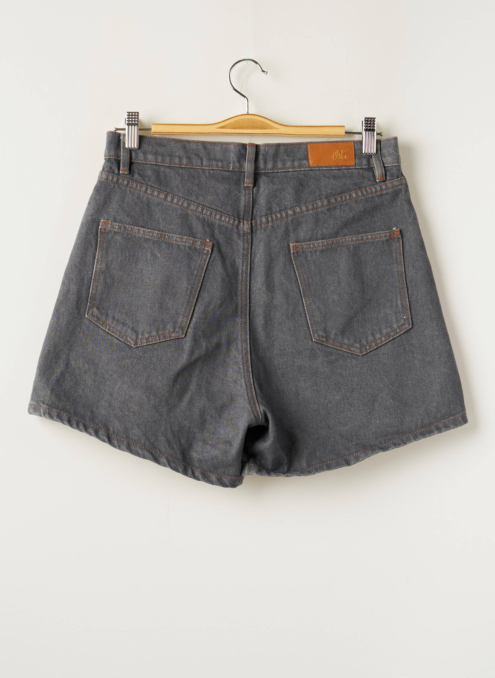 Orta Shorts 1 Femme couleur gris