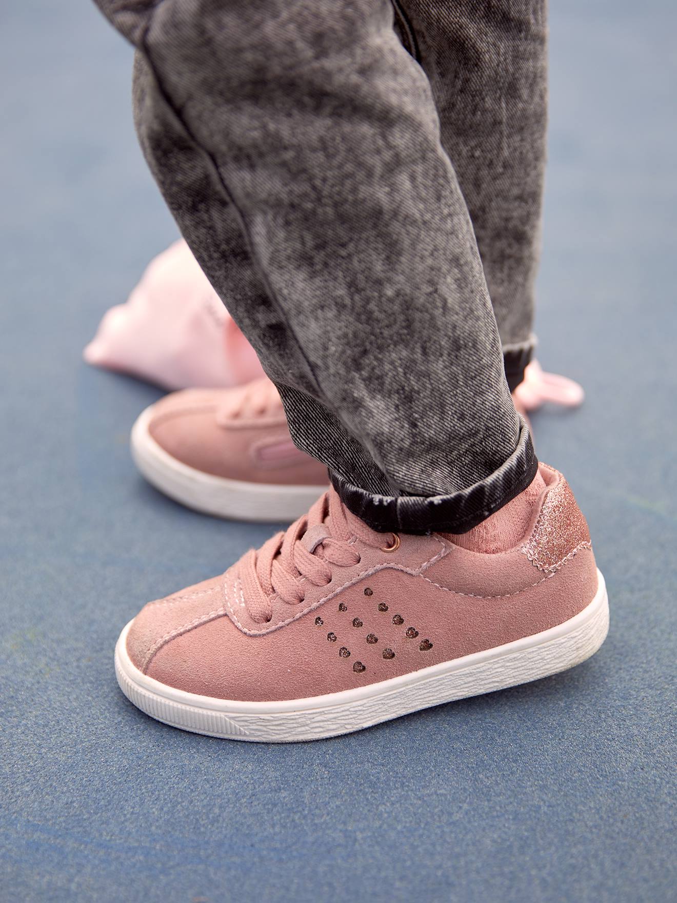 Baskets cuir fille lacées et zippées détails paillettes rose