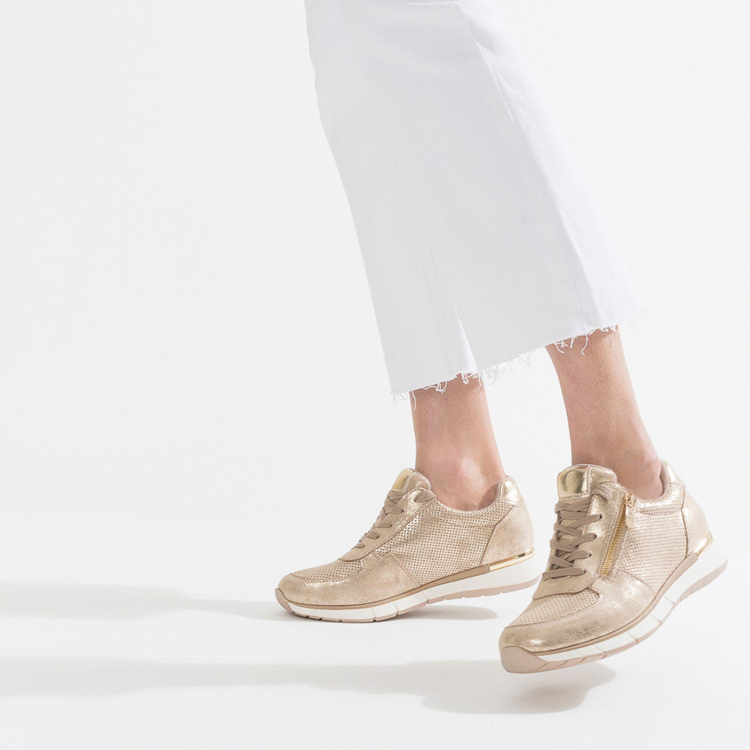 Tennis beige doré perforée