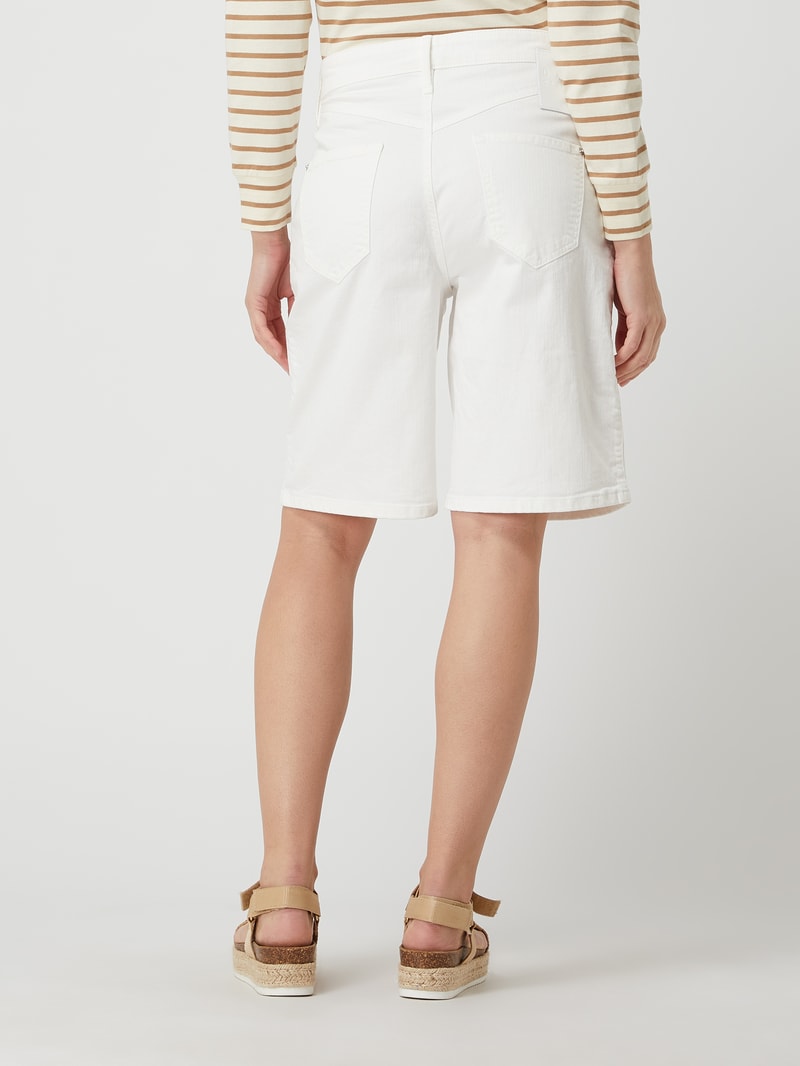 Jeansbermudas mit Stretch-Anteil Modell 'Slouchy' in offwhite