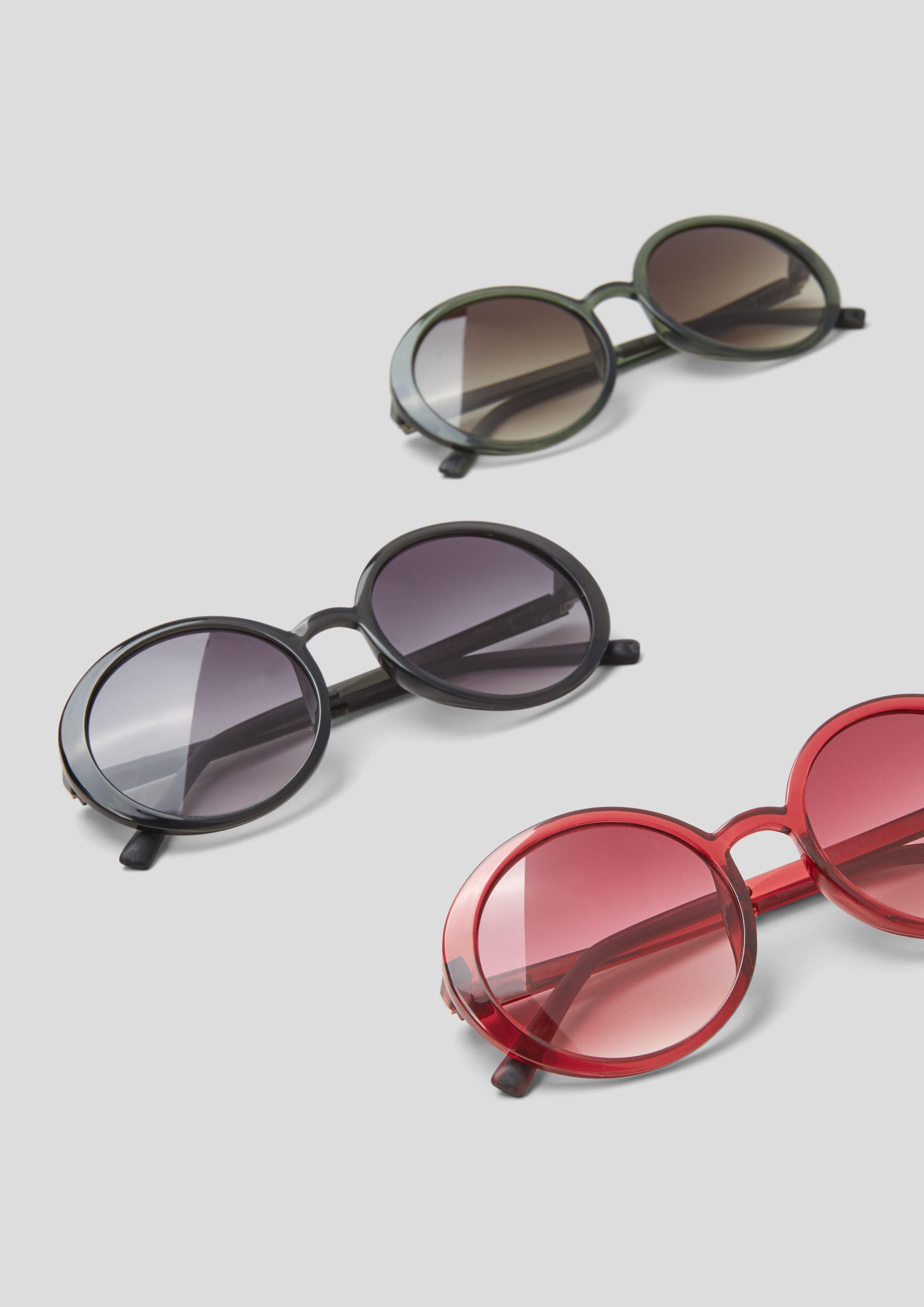 Sonnenbrille mit großen Gläsern  144.120.141.98545-300