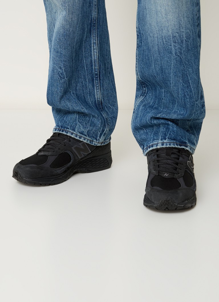 Teniși New Balance 2002R din piele întoarsă cu detalii din plasă
