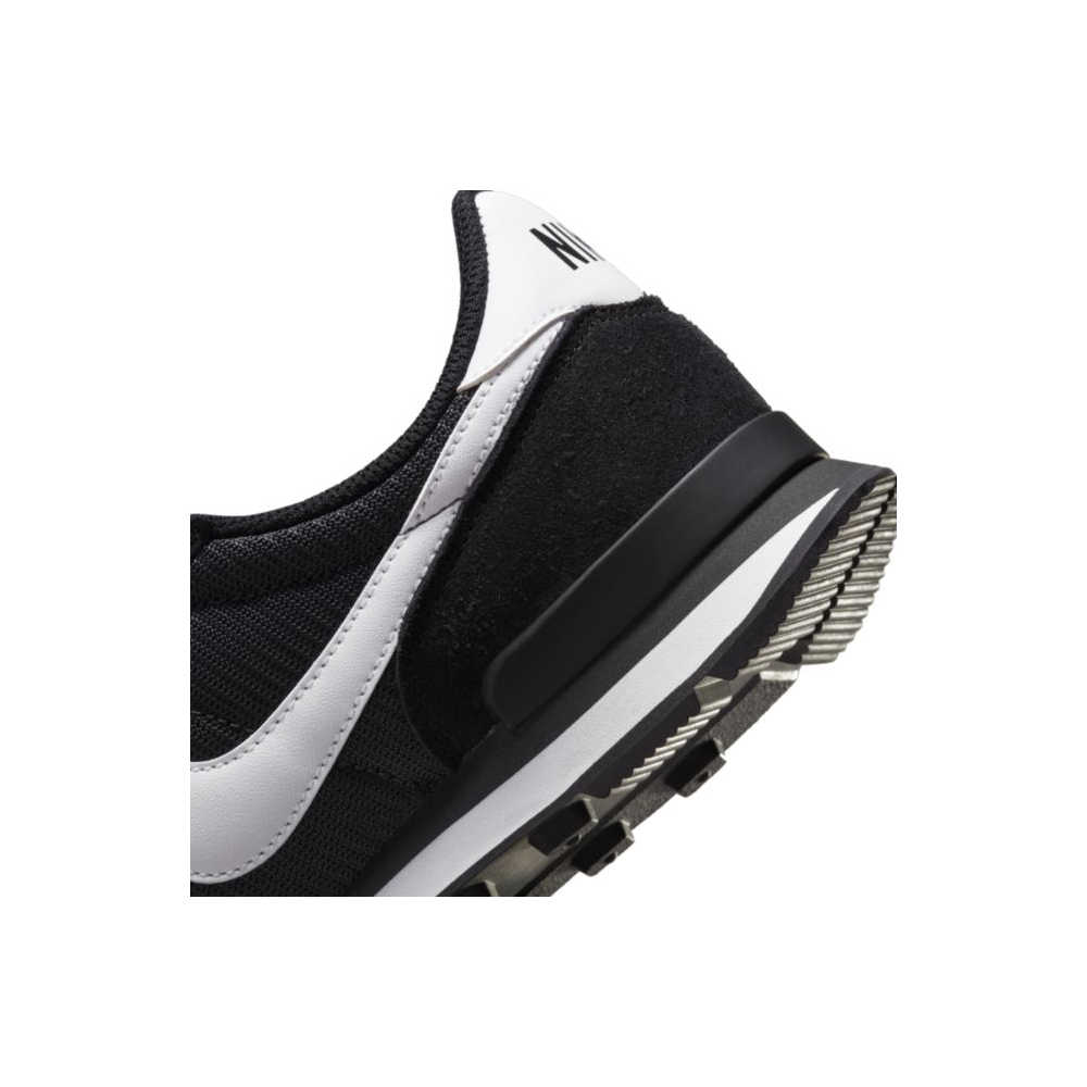 Nike Internationalist DR7886-001 / schwarz
