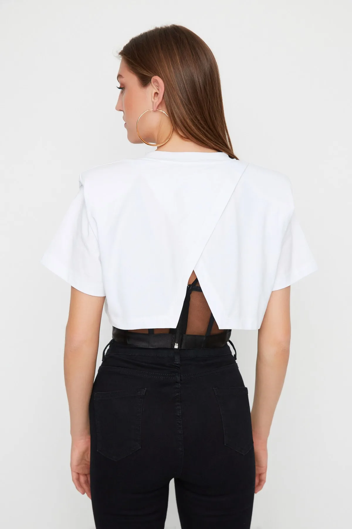 Trendyol Collection  X Sagaza Studio Weiße Korsett-Bluse mit detaillierten Details TPRSS22BZ00005