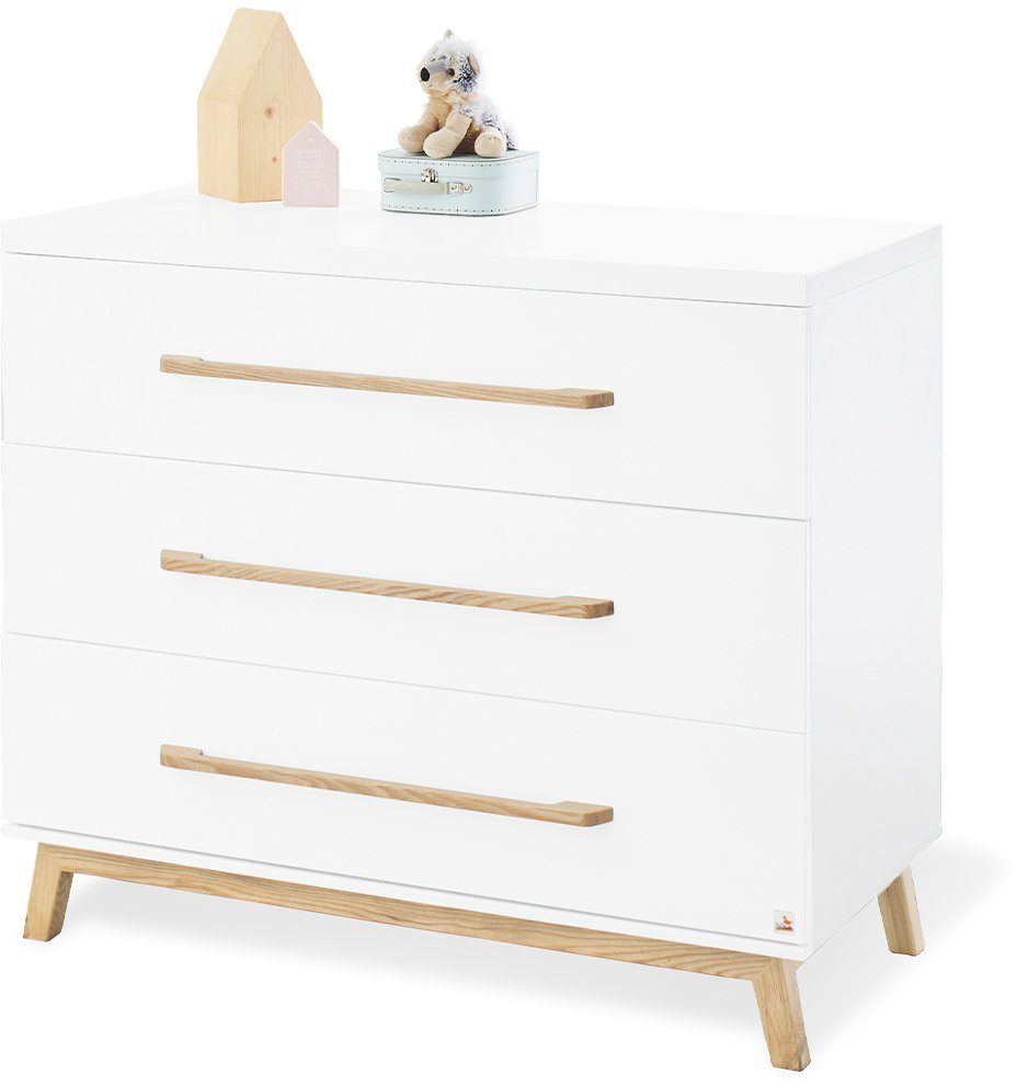 Pinolino® Babyzimmer-Komplettset Riva, (Set, 4-St., Kinderbett, Wickelkommode, Kleiderschrank, Wandregal), breit groß; mit Kinderbett, Wickelkommode, 3-trg. Schrank & Wandregal