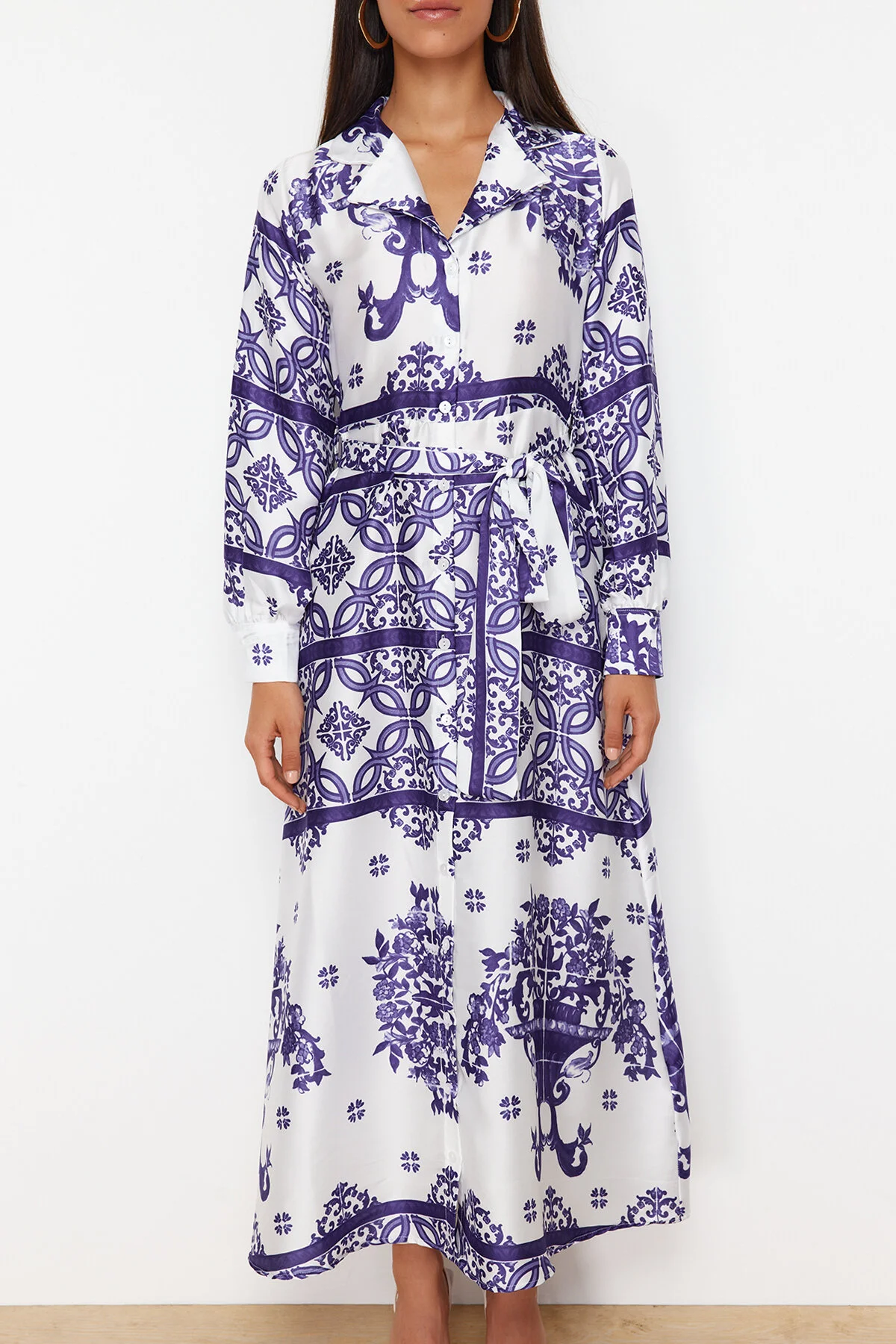 Trendyol Modest  Lila gewebtes Satin-gemustertes Hemd-Abendkleid TCTSS24EB00039