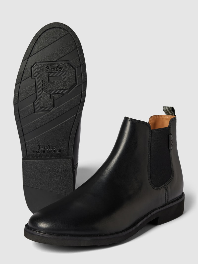 Chelsea Boots aus Leder mit elastischen Einsätzen in schwarz