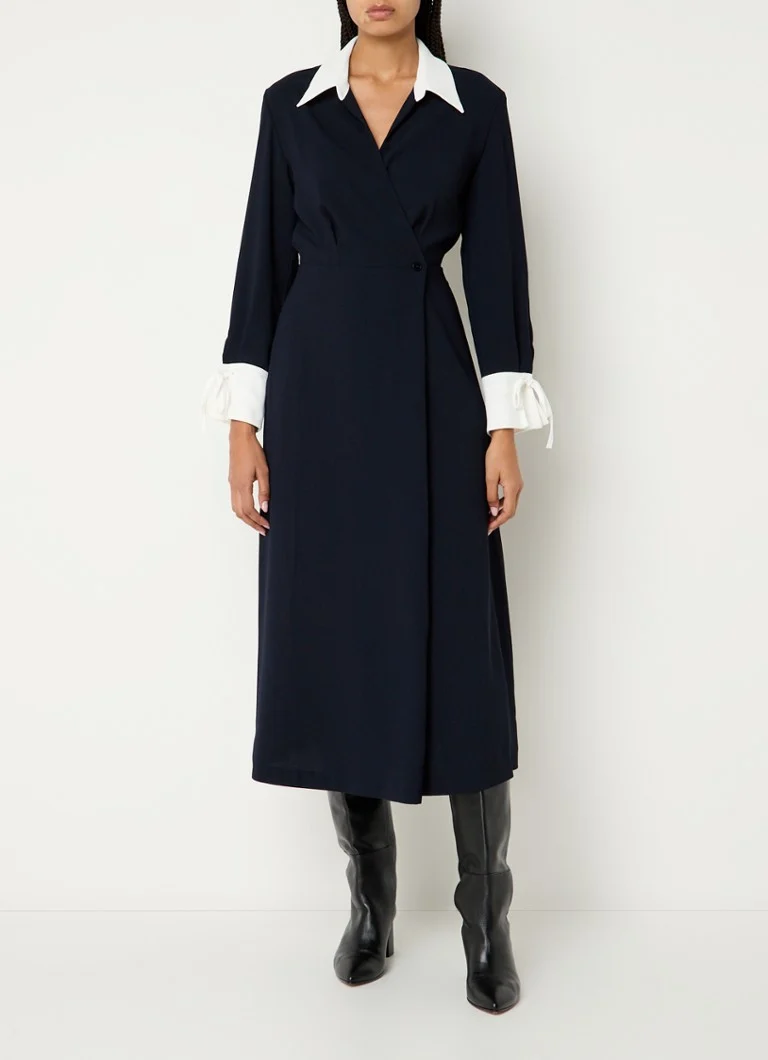Abito tunica midi di Claudie Pierlot con effetto a portafoglio e dettaglio a fiocco.
