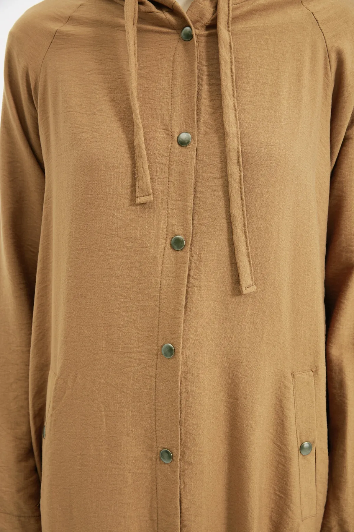 Trendyol Modest  Gewebte Kappe mit offenem Kachel-Druckknopf und Kapuze & Ferace TCTSS21KF0002