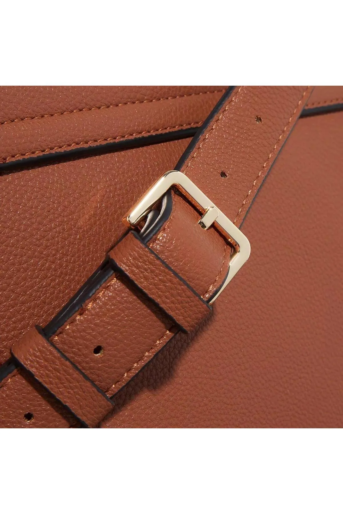 Guess  Meridian Umhängetasche mit Klappe Cognac