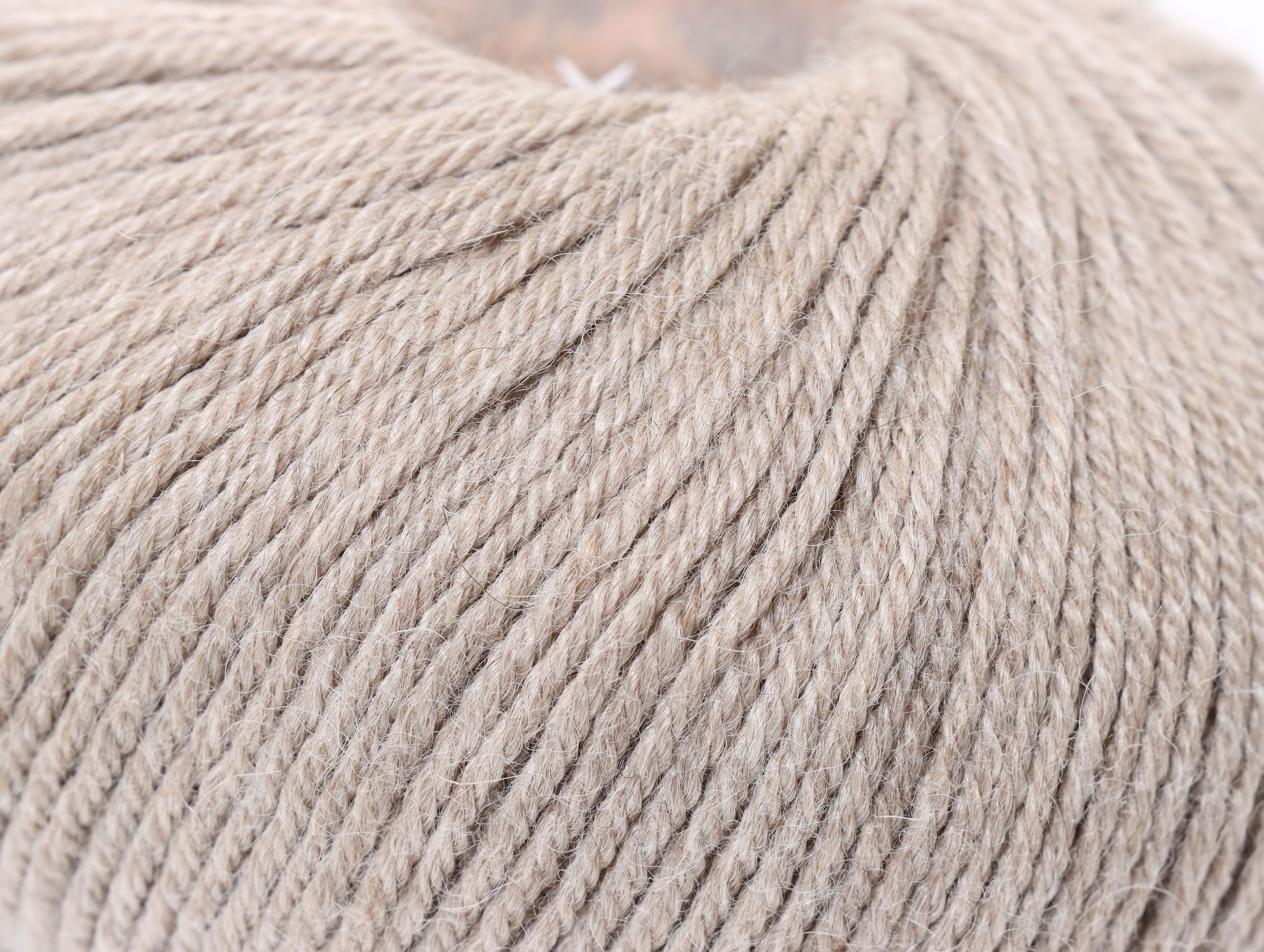 Max Lindner, AlpacaOne: 100 % Alpakawolle zum Stricken und Häkeln, Häkelwolle, 112,00 m (Knäuel 50 g, 1-Knäuel), einzigartige Luxus Wolle aus 100% Baby Alpaka