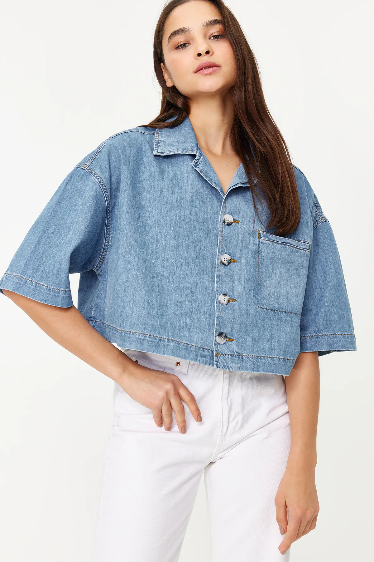 Trendyol Collection  Blaues Kurzarm-Jeanshemd TWOSS24GO00022
