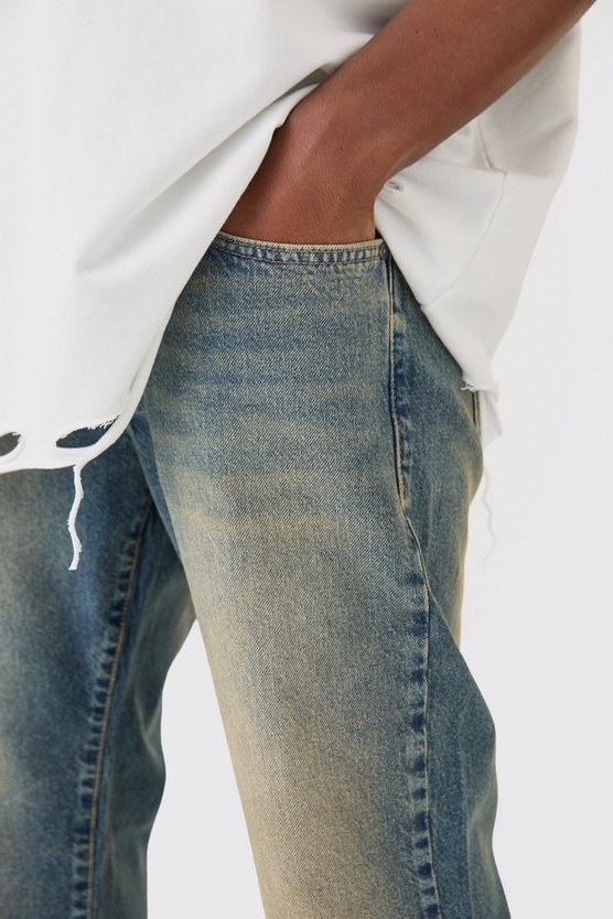 Lockere Schlagjeans mit Riss am Knie