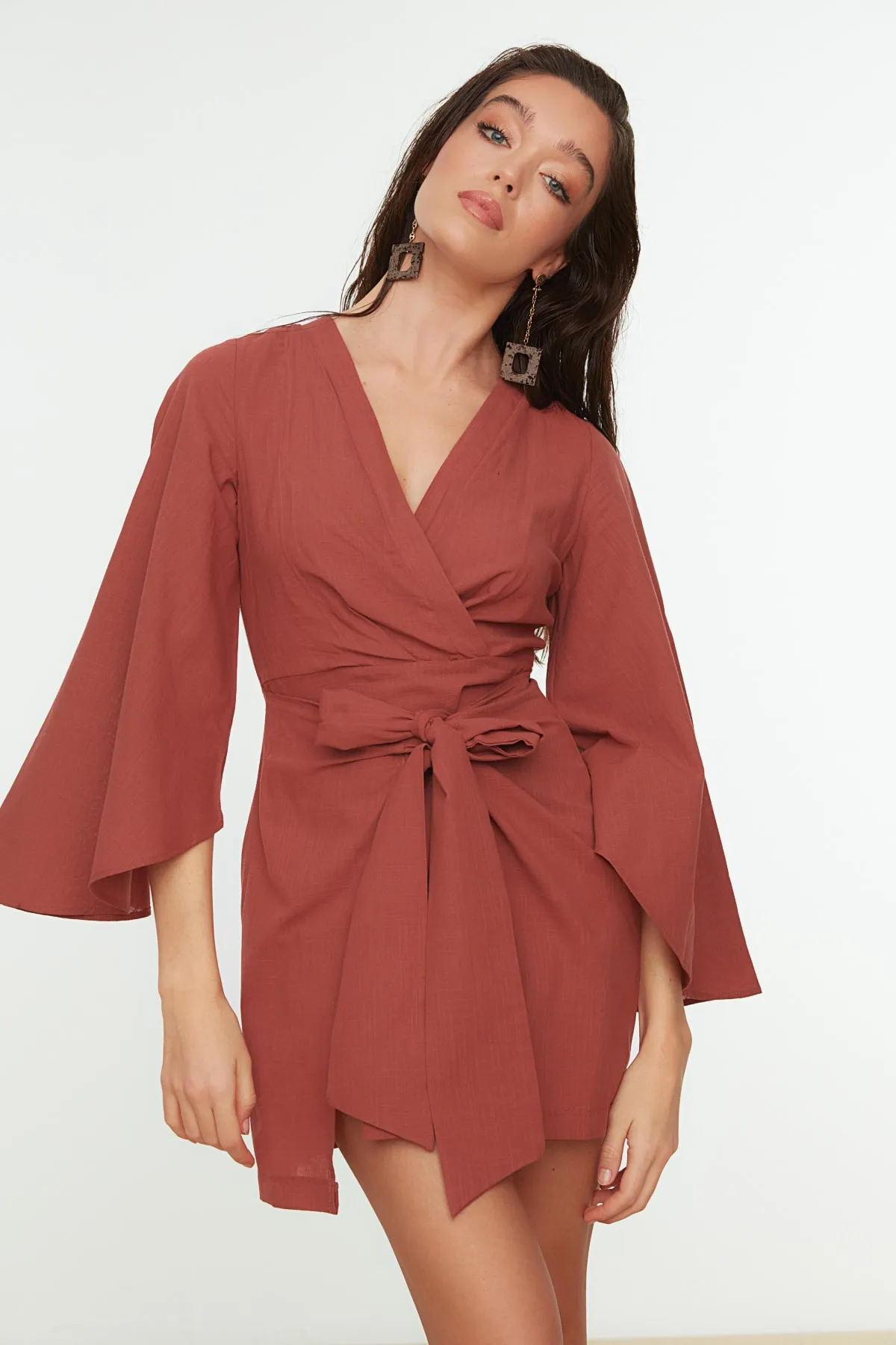 Trendyol Collection  Dusty Rose Mini-Strandkleid zum Binden aus 100 % Baumwolle TBESS21EL3208
