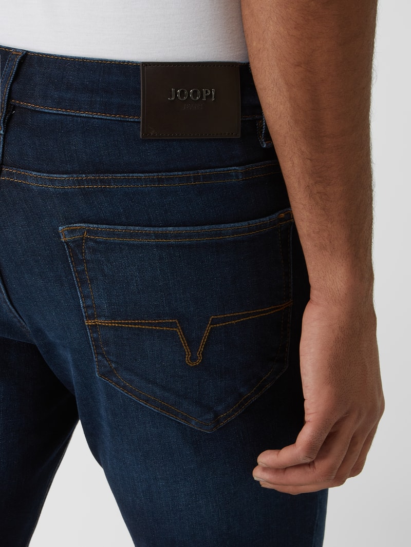 Modern Fit Jeans mit Stretch-Anteil Modell 'Mitch' in dunkelblau