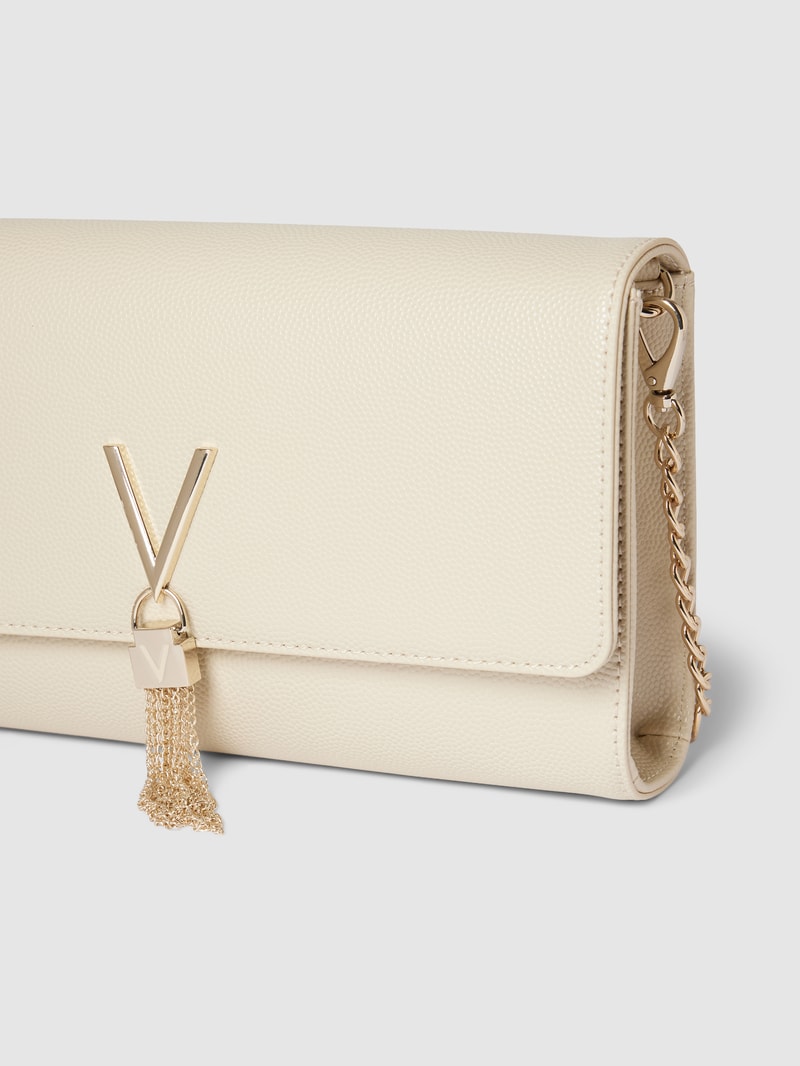 Clutch mit Label-Applikation Modell 'DIVINA' in beige
