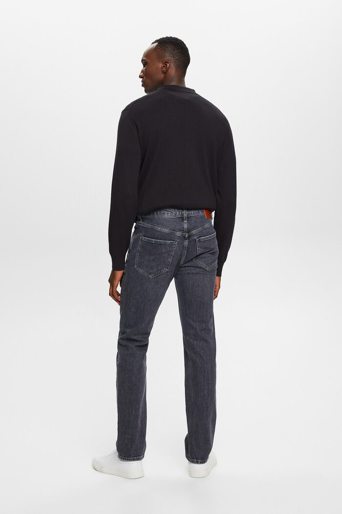 Jeans mit geradem Bein und mittelhohem Bund