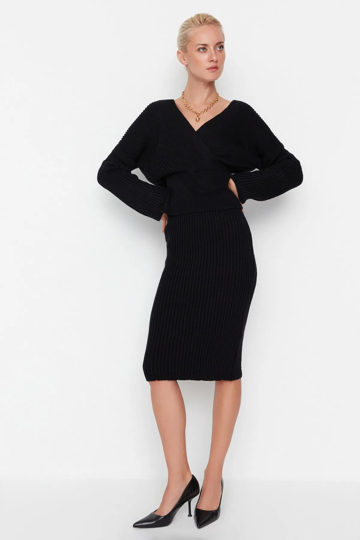 Trendyol Collection  Schwarzes zweireihiges Strickoberteil- und -unterteil-Set TWOAW23AU00102