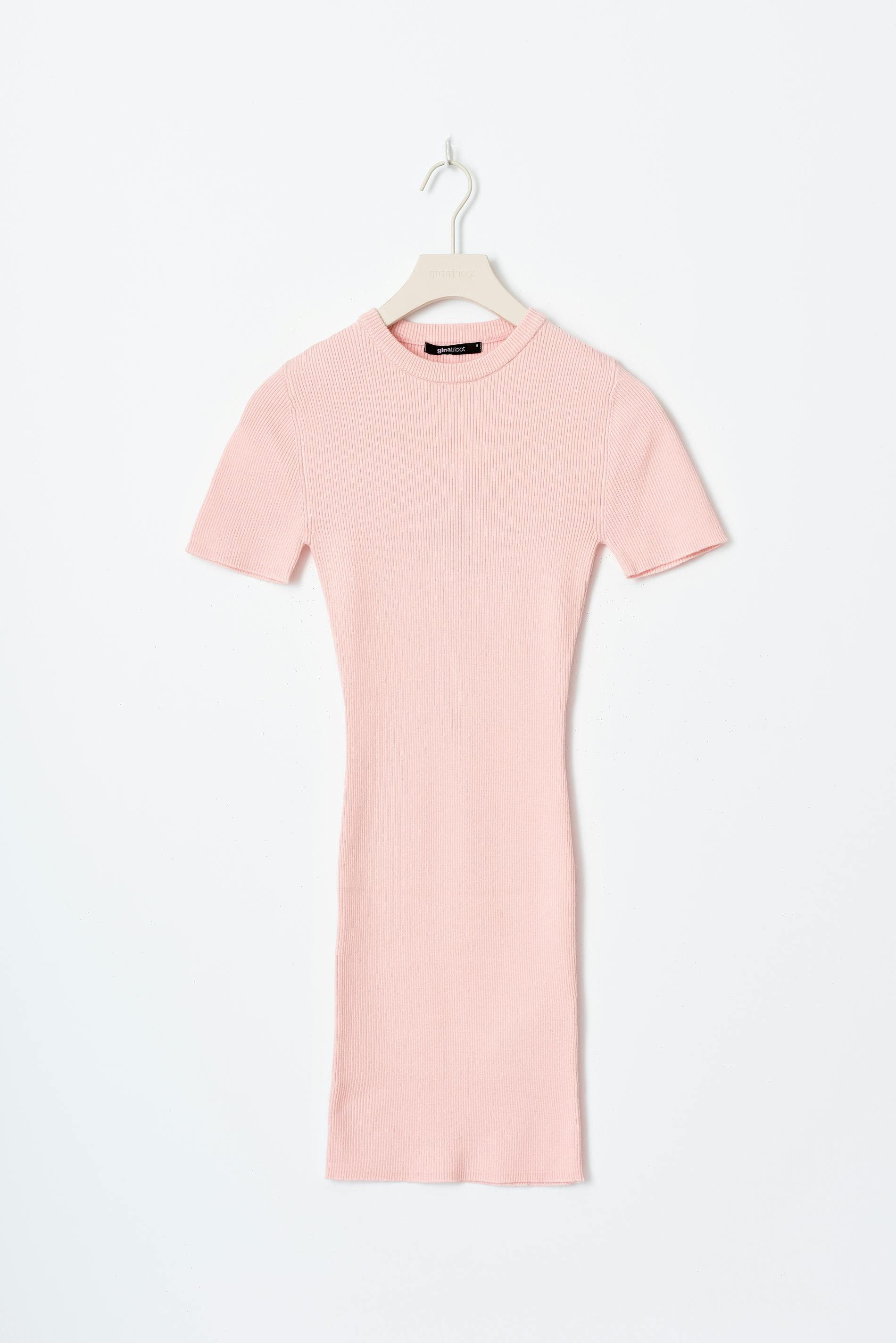 Short sleeve knit dress
