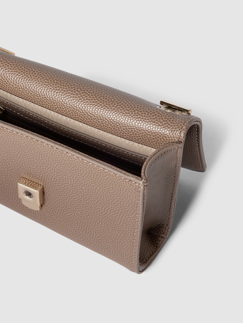 Clutch mit Label-Applikation Modell 'DIVINA' in taupe