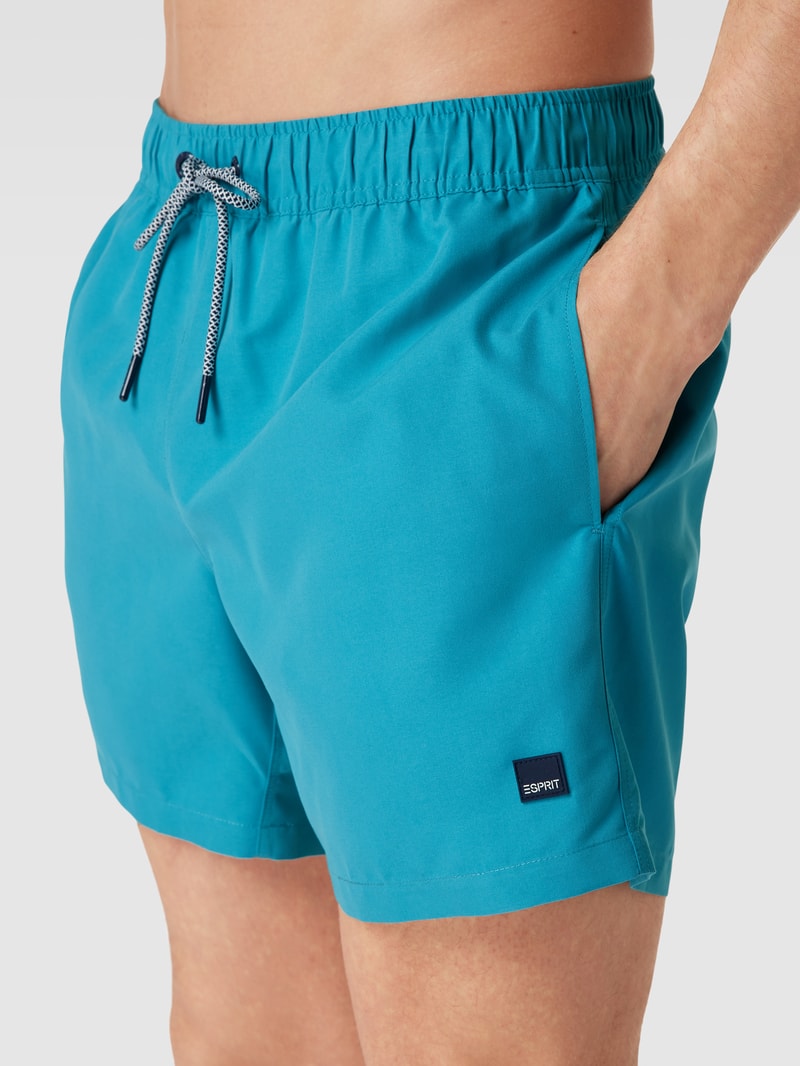 Badehose mit Label-Patch in türkis