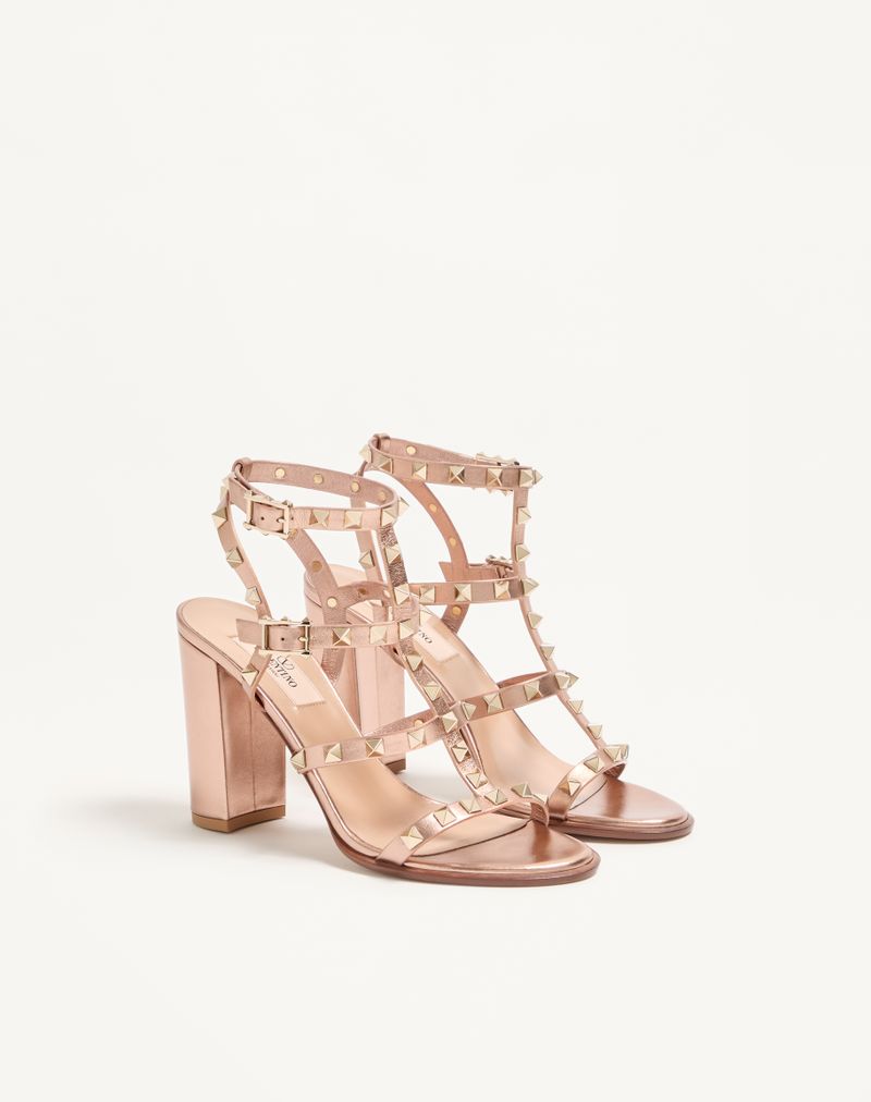 Sandália Rockstud em couro de bezerro laminado com tiras de 90 mm