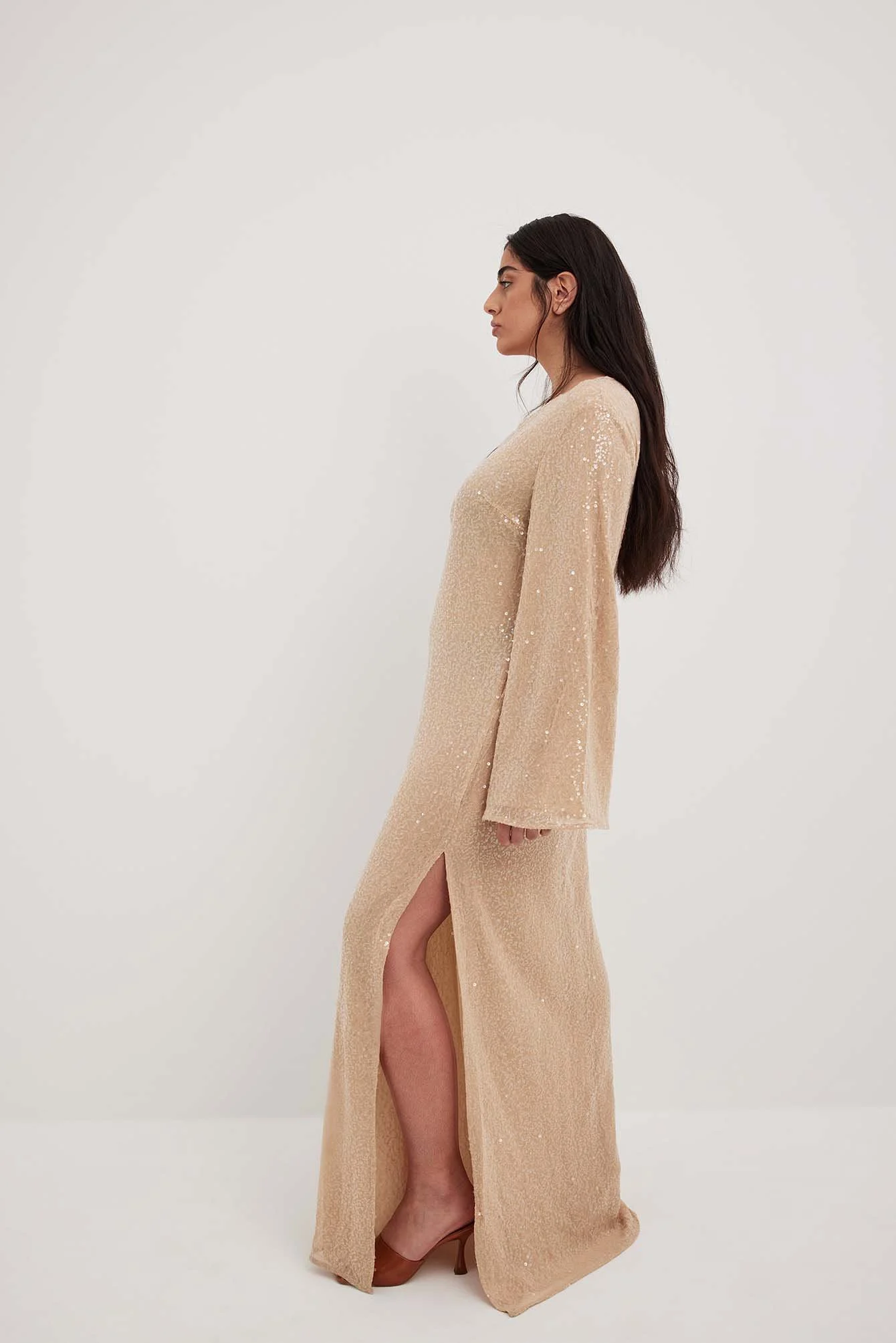 Fließendes Maxikleid mit Pailletten