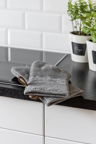 WENKO Topfhandschuhe Ada Stripes, (Set, 2-tlg), mit Baumwollinnenseite, 1 Paar, grau