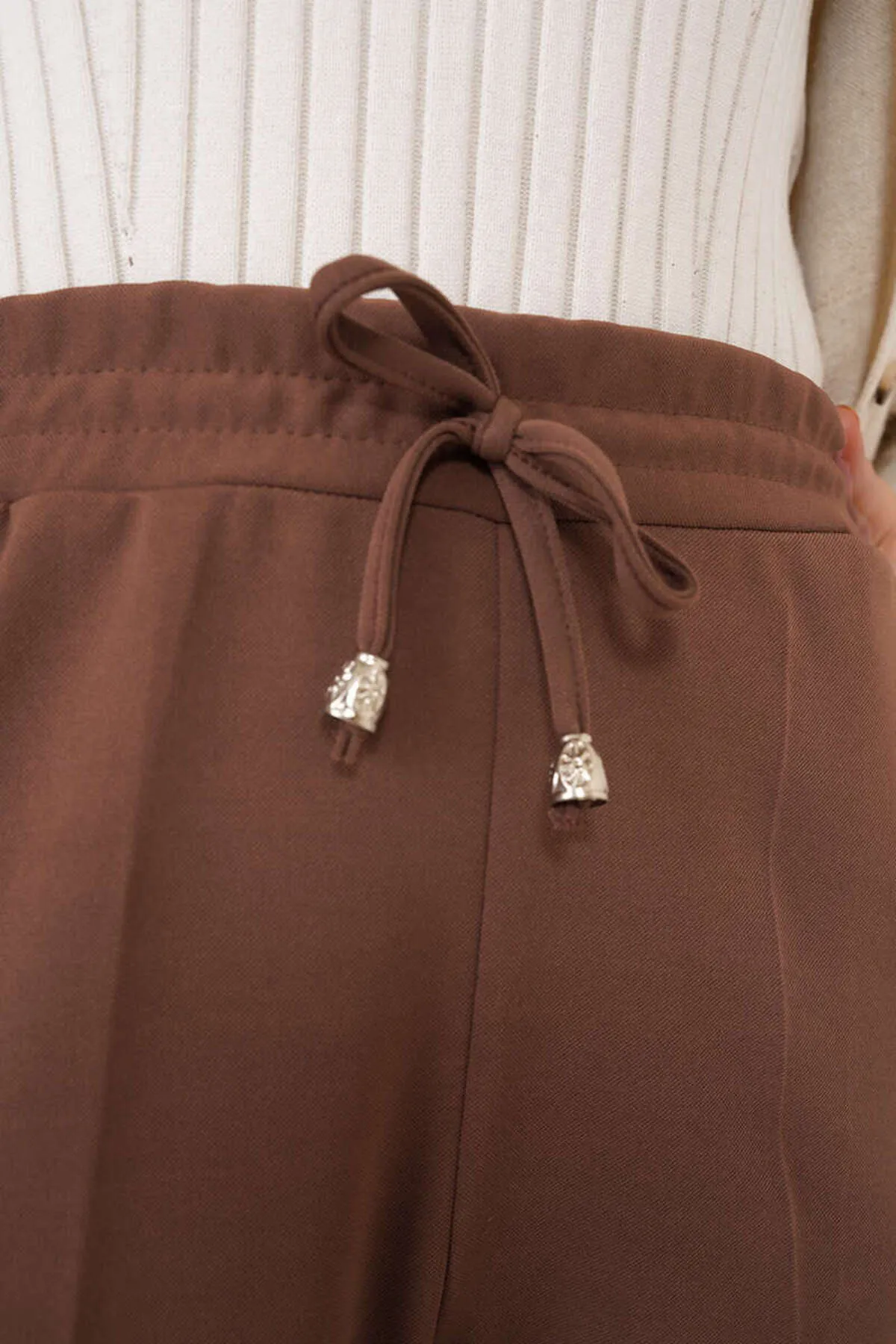 benguen  6624 Knöchelhose mit elastischem Bund und Seildetails, Braun
