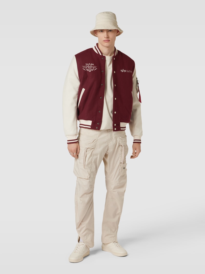 College-Jacke mit Label-Stitching in bordeaux rot