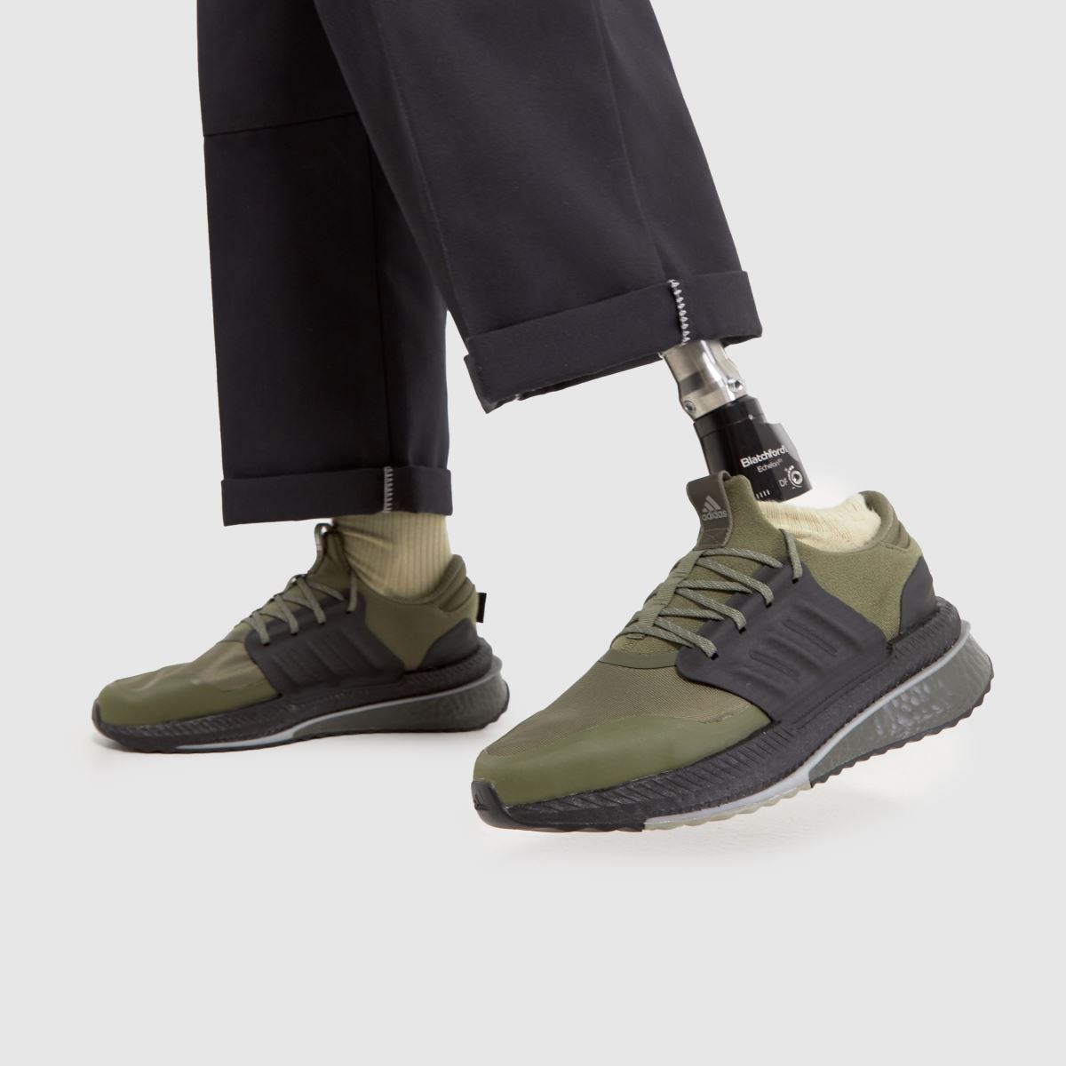 adidas xplr boost cipők fekete és zöld színben