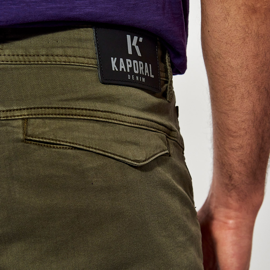 AKERO  Short tapered kaki Homme