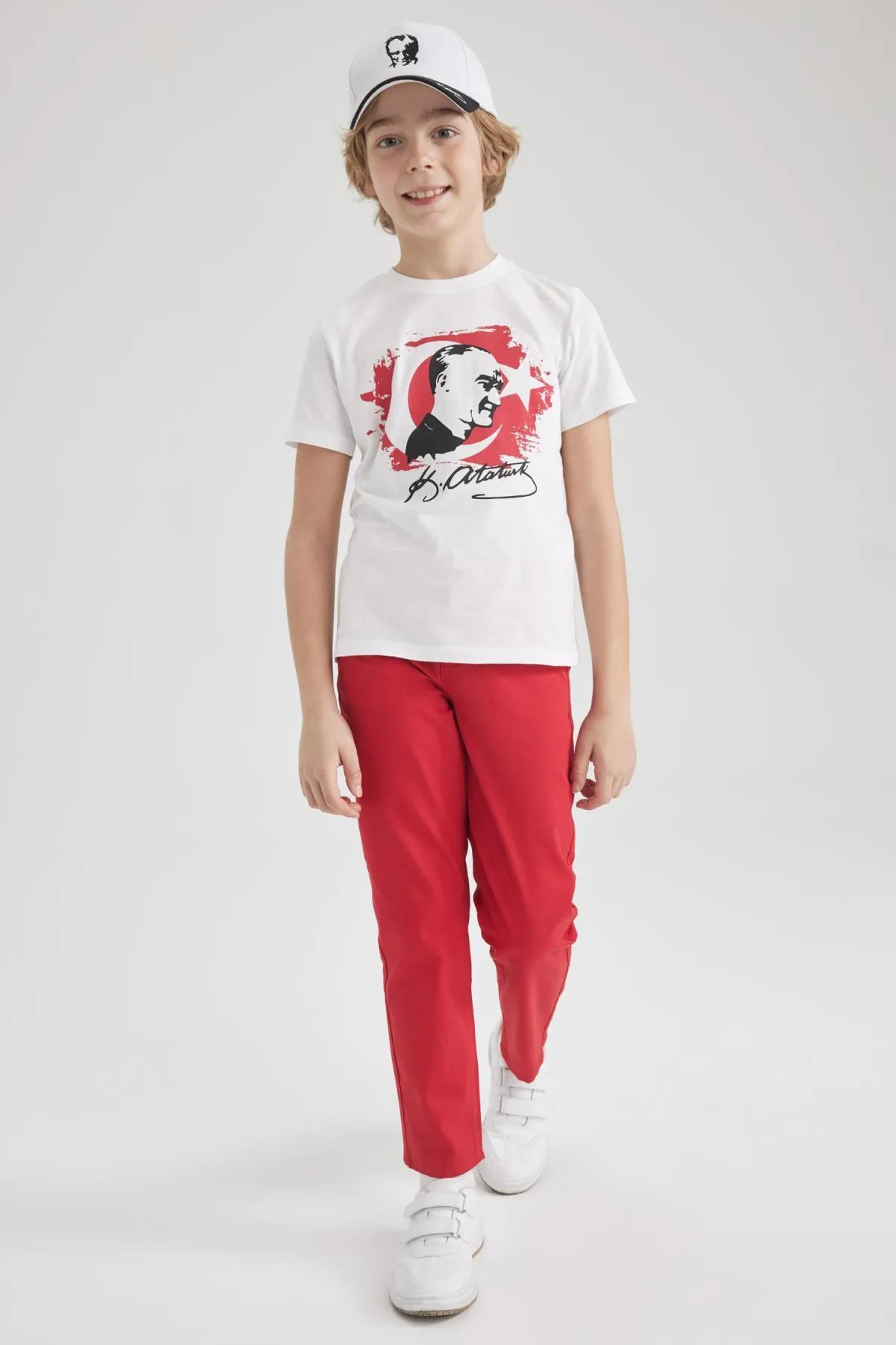 DeFacto  Jungen T-Shirt mit Atatürk-Aufdruck, kurzärmelig, weiß, Z5403a623sm