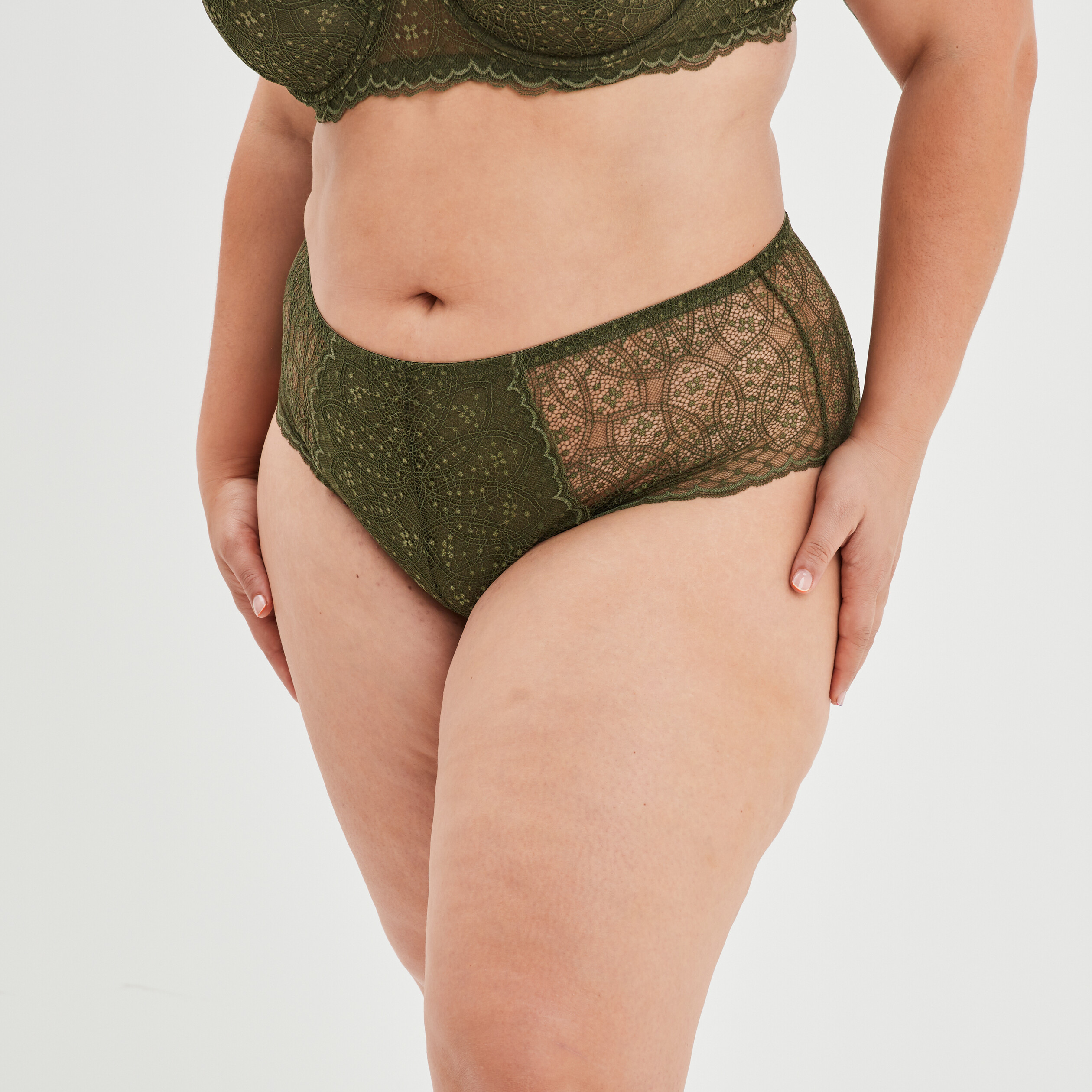 Shorty en dentelle Izzie vert kaki femme grande taille | La Halle