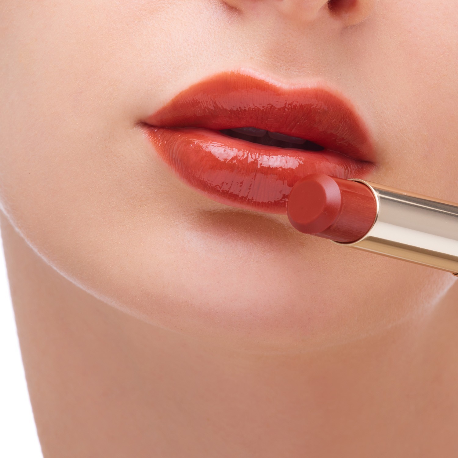 Rossetto volumizzante a lunga durata SENSAI