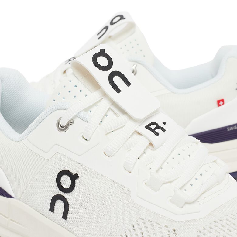 ON Wmns The Roger Pro white/acai