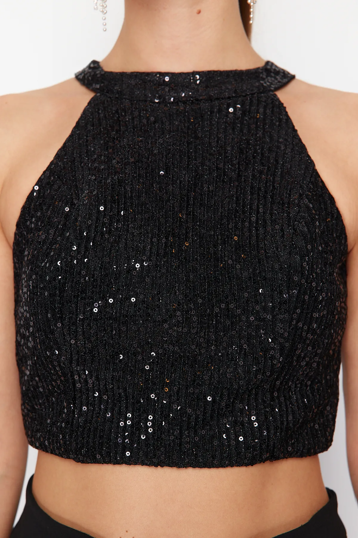 Trendyol Collection  Schwarzes Neckholder-Bustier mit Pailletten TPRSS24BS00041