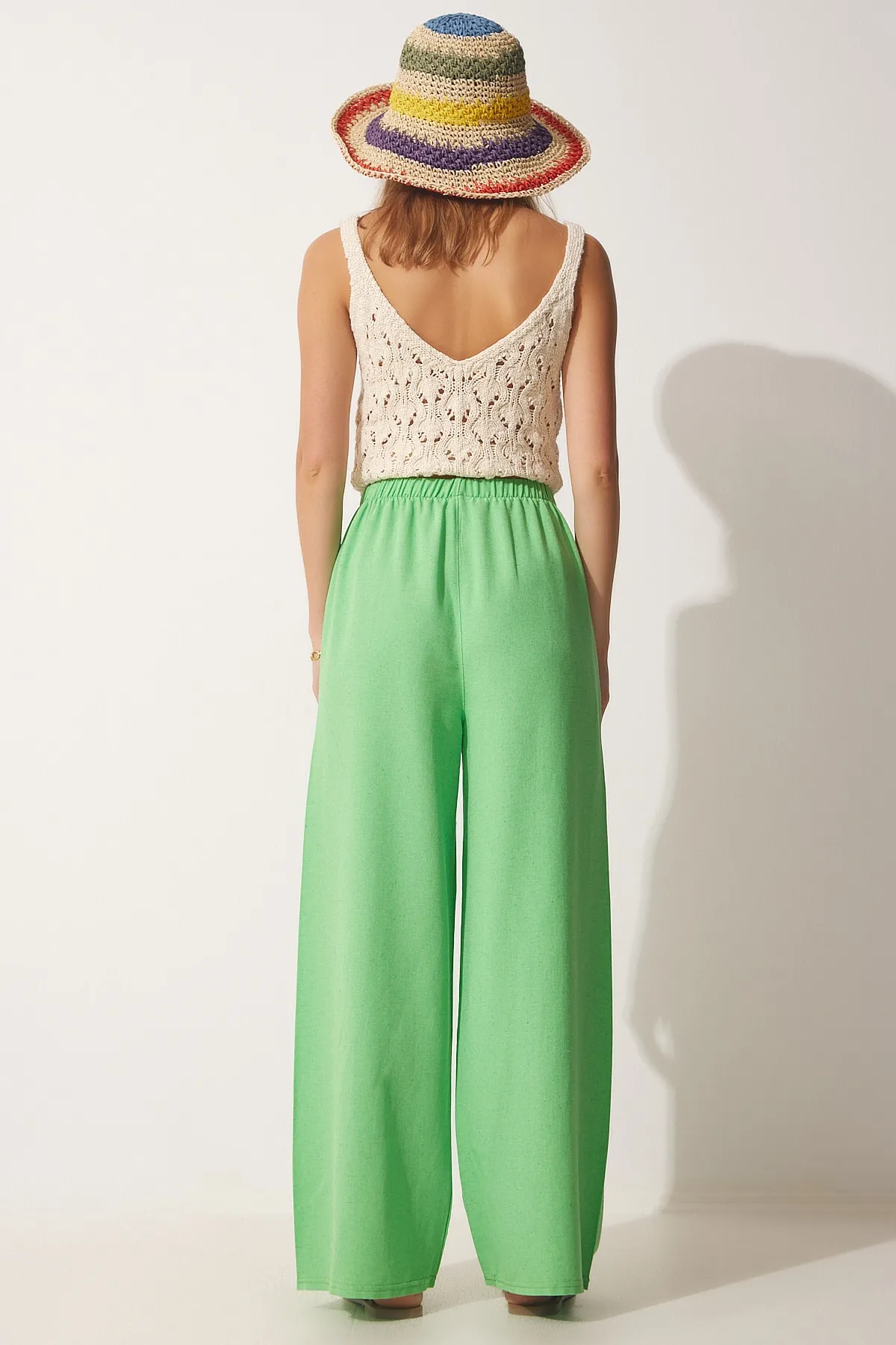Happiness İstanbul  Hellgrüne lockere Leinenhose für Damen BH00403