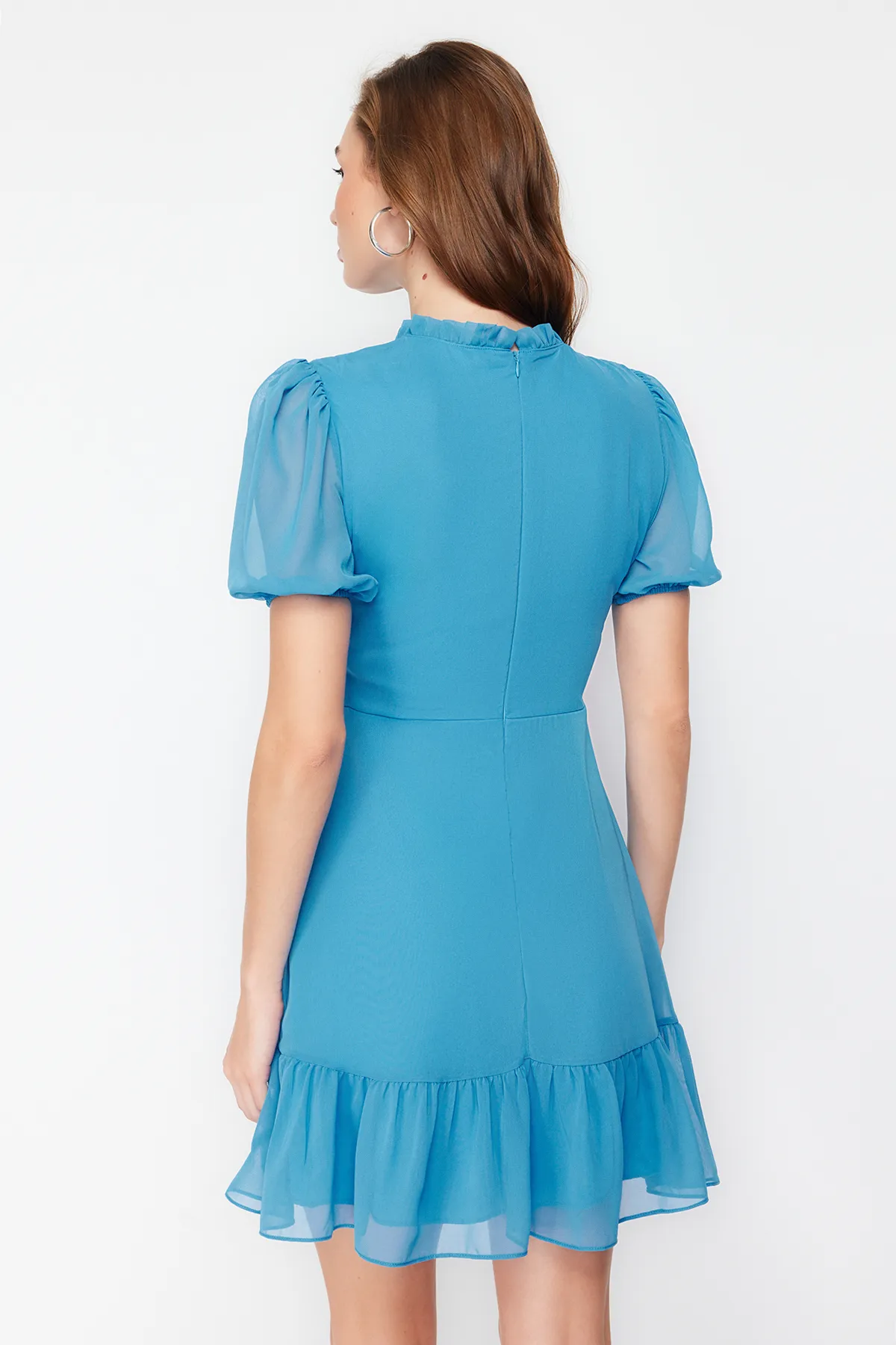 Trendyol Collection  Blaues, gerade geschnittenes Rock-Volant-Mini-Chiffon-gefüttertes Webkleid TWOSS23EL00520