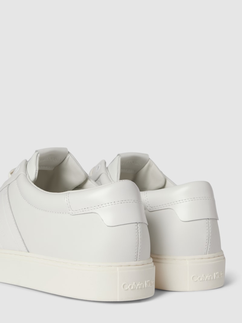 Sneaker mit Label-Details in weiß