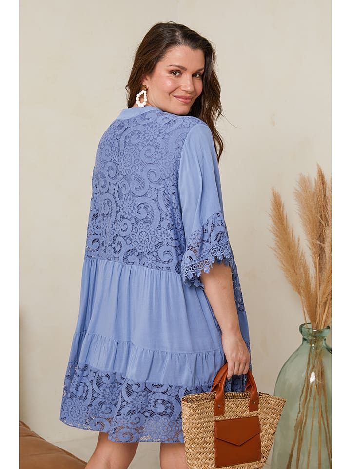 Curvy Lady Kleid in Hellblau günstig kaufen