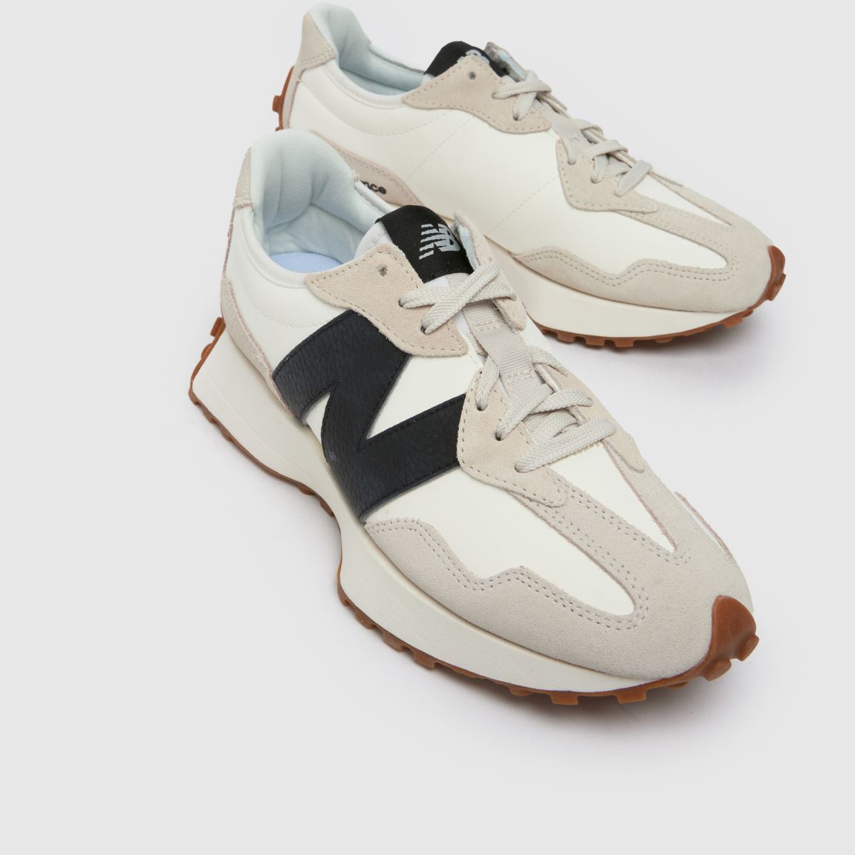 New Balance 327 träningsskor i vitt och svart
